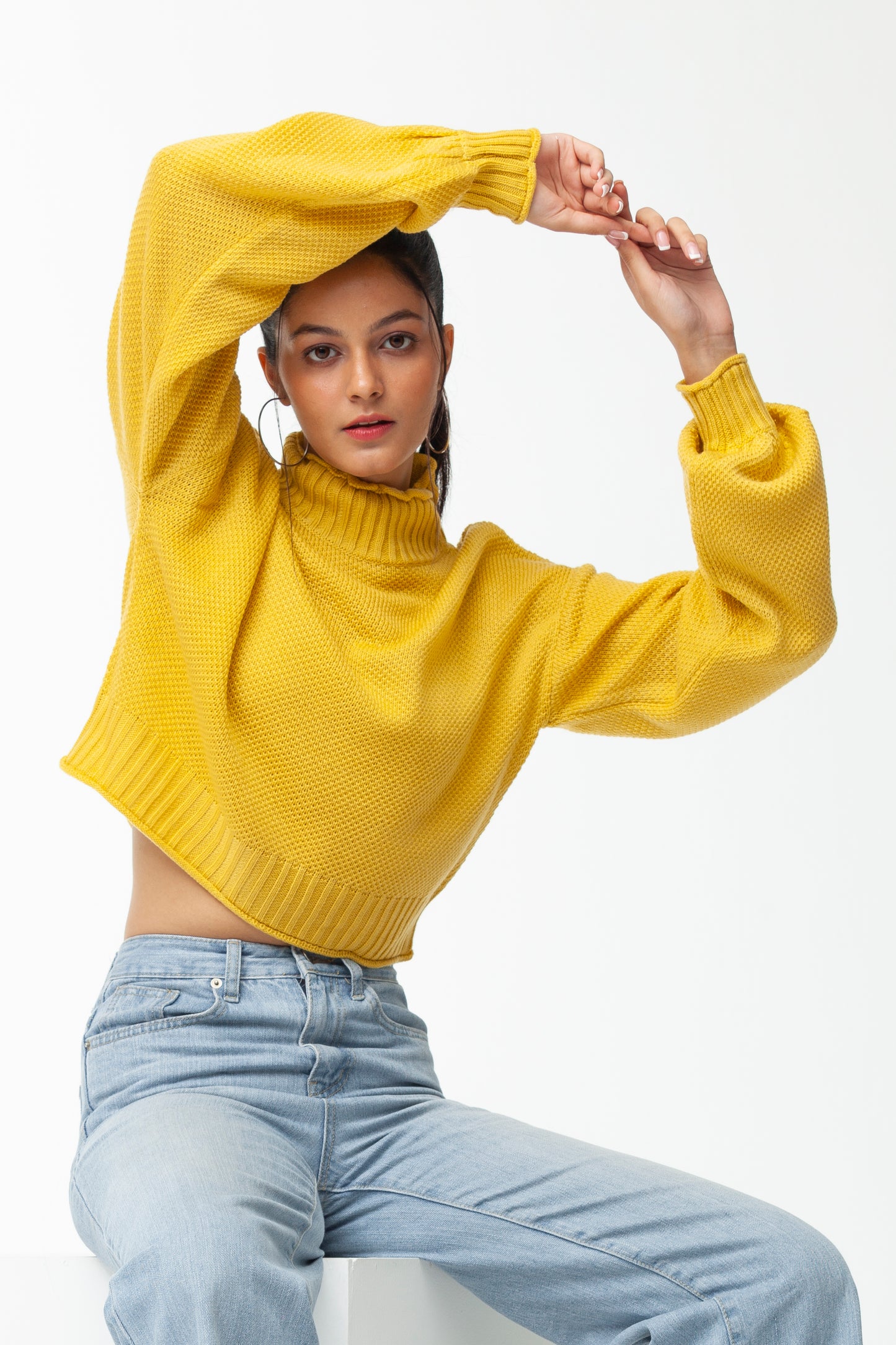 YELLOW LOOSE FITTED TURTLE NECK SWEATER