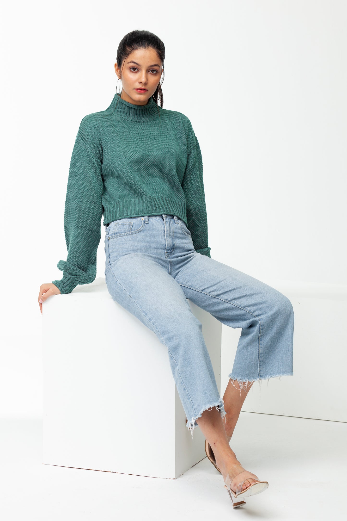 JADEGREEN LOOSE FITTED TURTLE NECK SWEATER