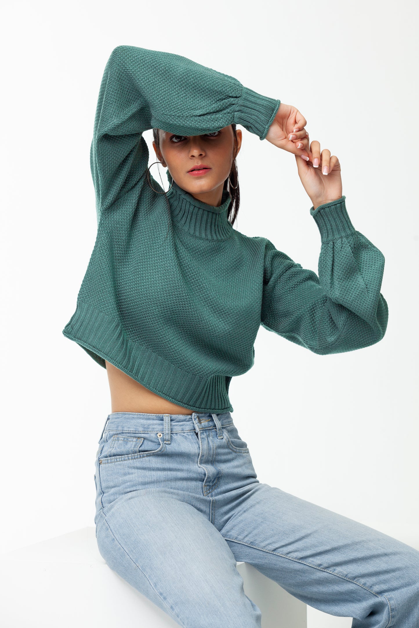 JADEGREEN LOOSE FITTED TURTLE NECK SWEATER