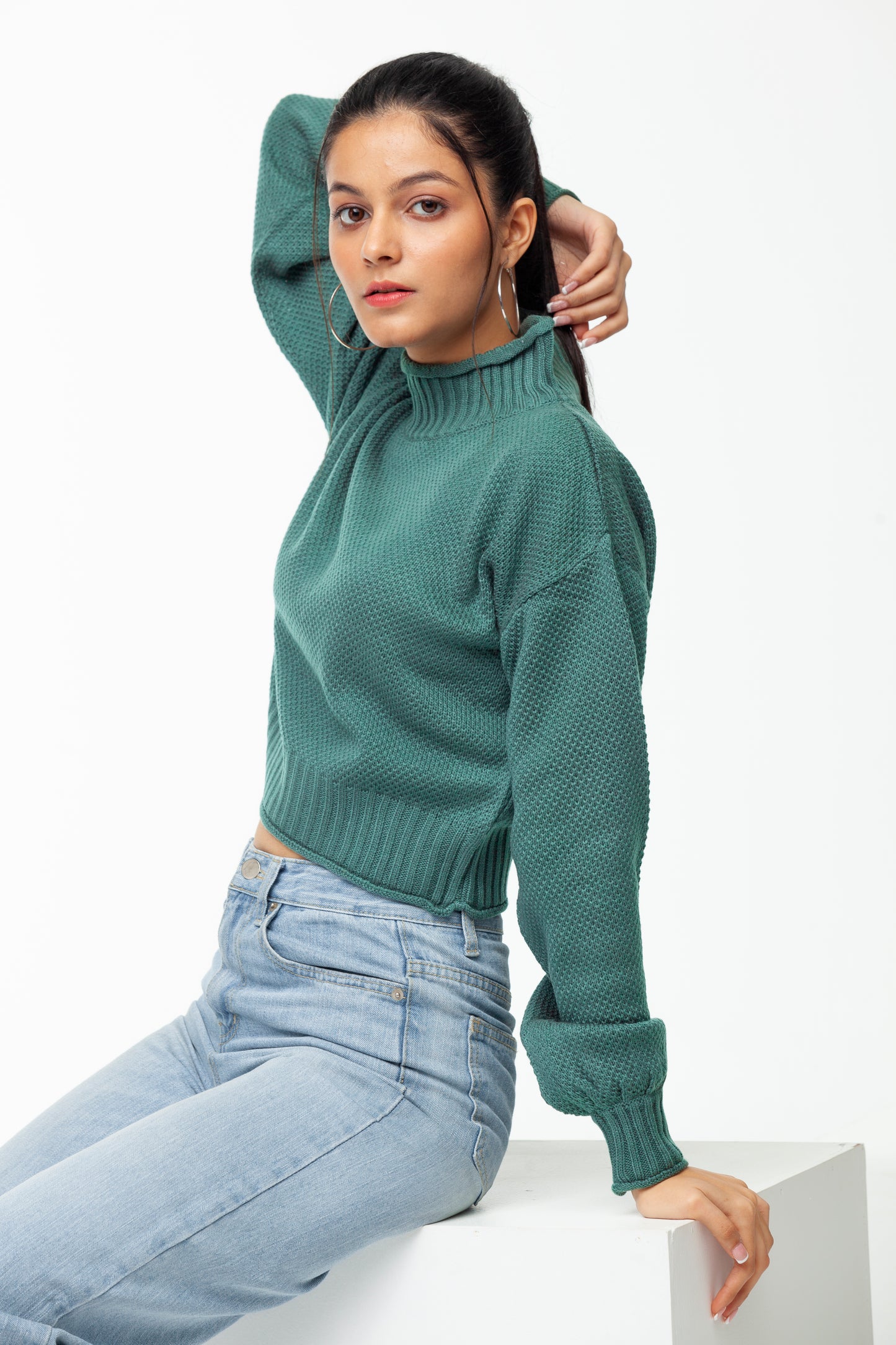 JADEGREEN LOOSE FITTED TURTLE NECK SWEATER