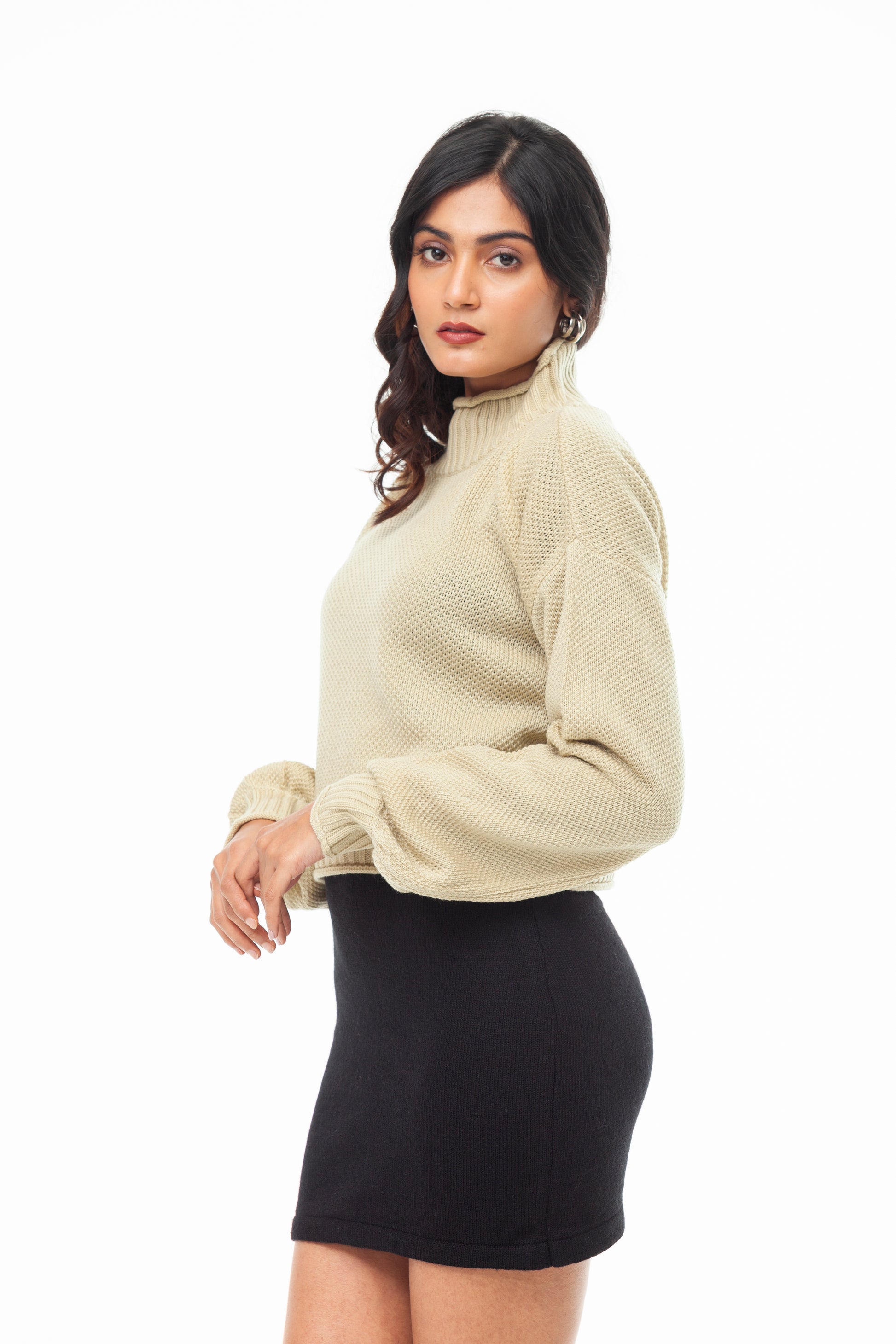 BEIGE LOOSE FITTED TURTLE NECK SWEATER - Yellow Molly