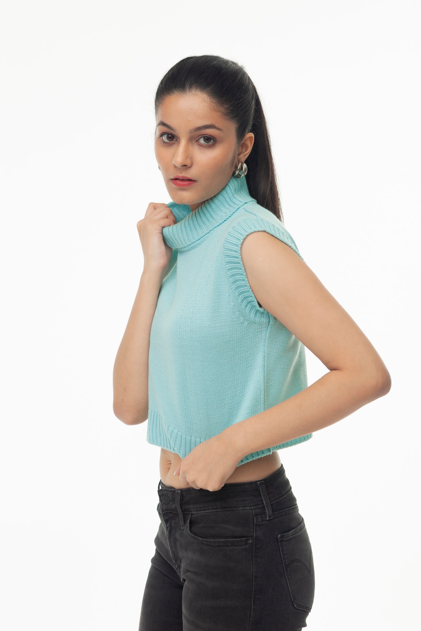 CLEAR SKY TURTLE  NECK VEST